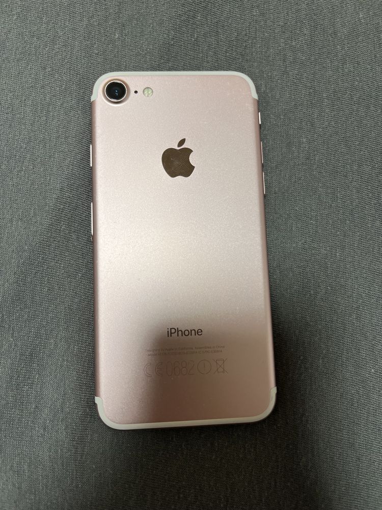 iPhone 7 rose gold, много запазен