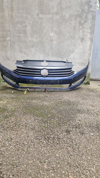 Bara fata + grila centrala vw Passat B8 2016-2020