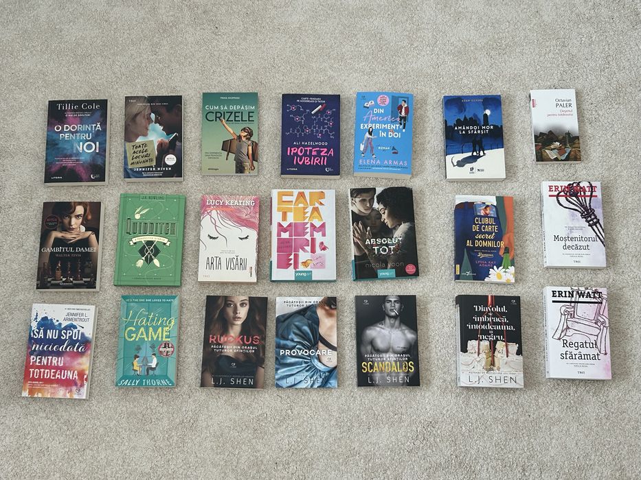 Vand carti noi/25 lei cartea