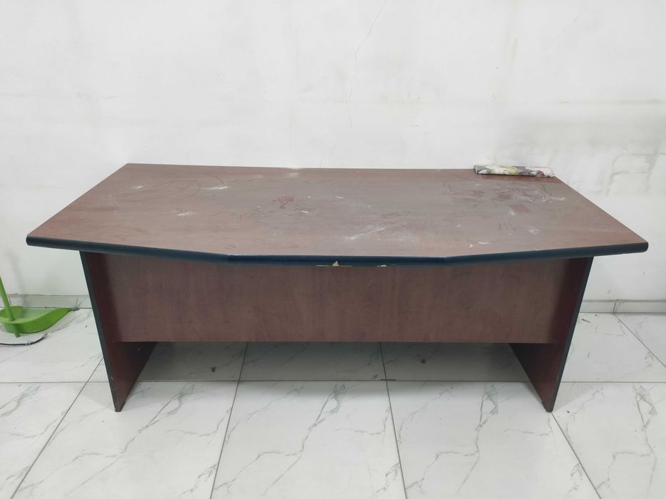 Продаëтся Стол офисный