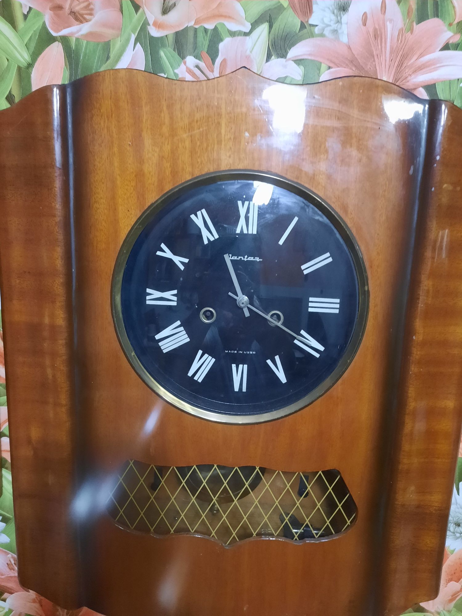 Продам часы с боем. Сделано в СССР. . После  ремонта и реставрации.