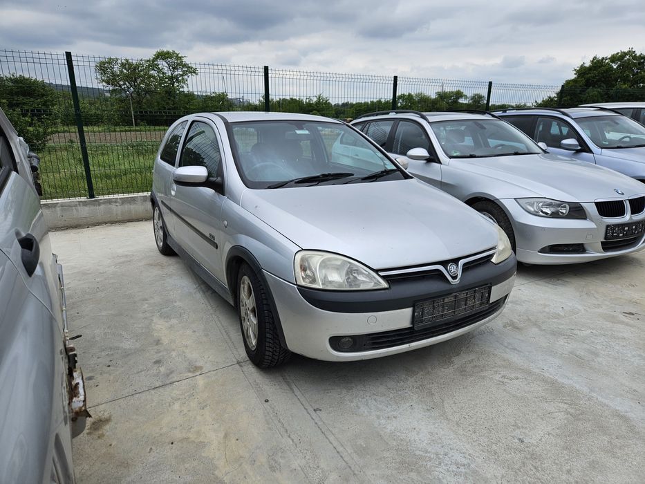 Опел Корса 1.2i НА ЧАСТИ