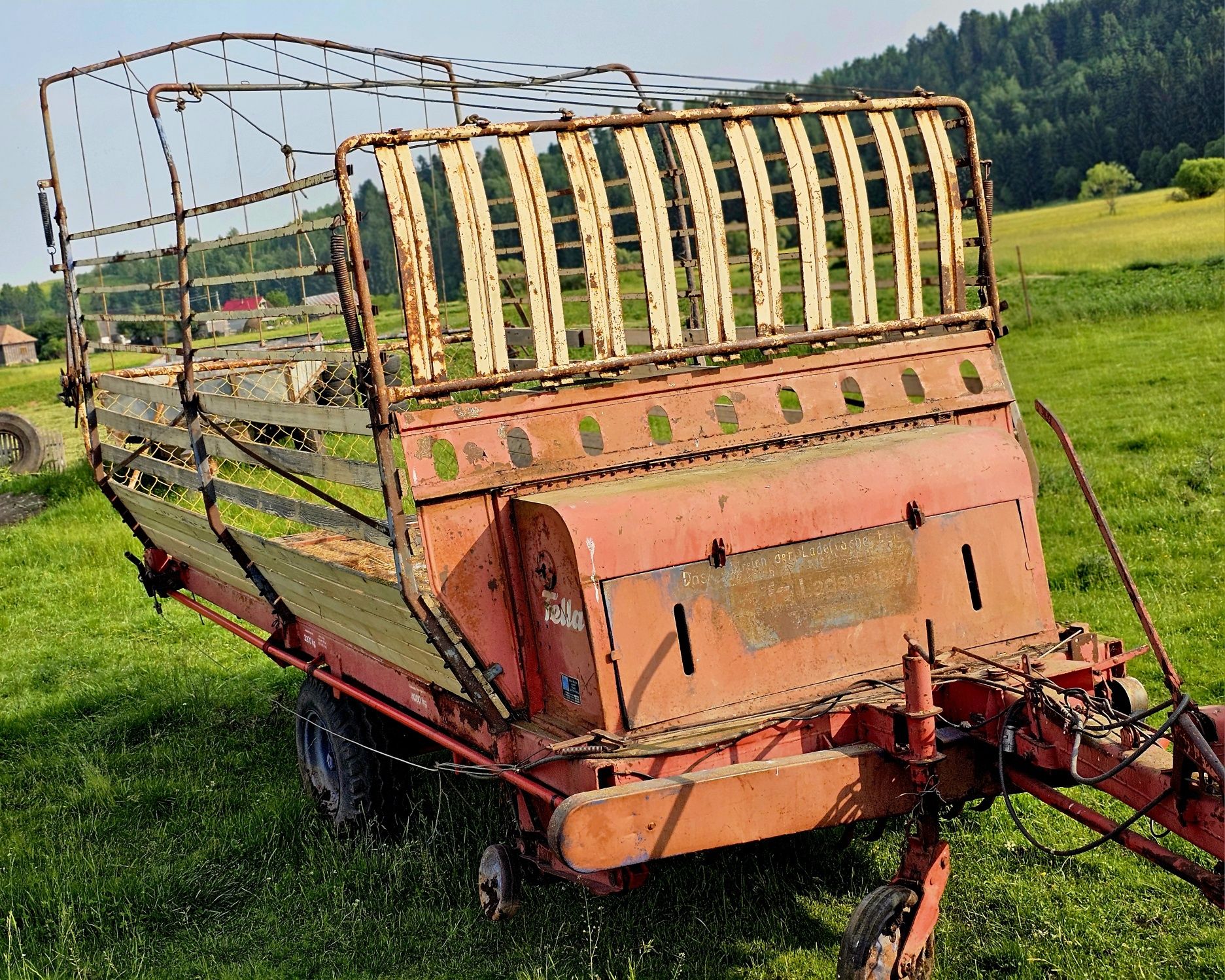 Ladewagen Fella 4000 kg -Remoca fân -