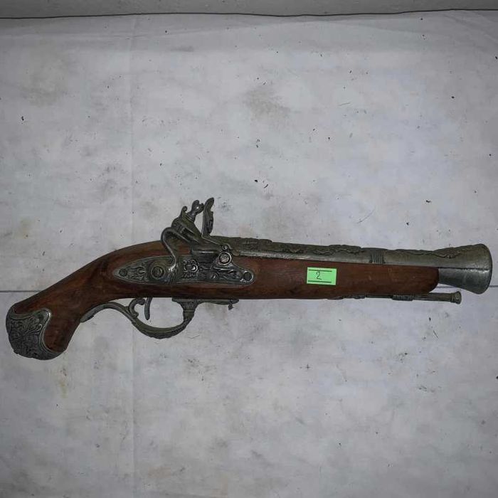 Pistol de panoplie cu cocos