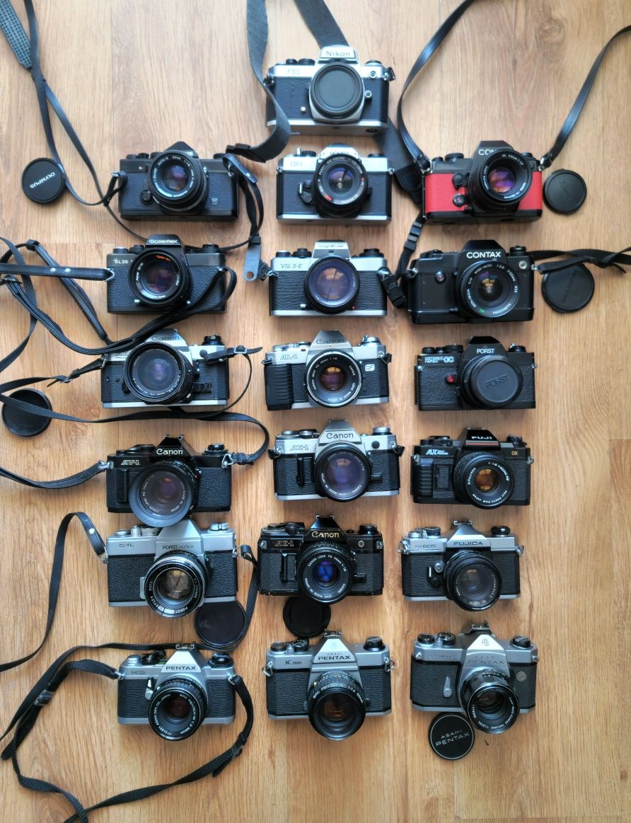 Lot aparate foto vechi pe film vintage SLR point & shoot