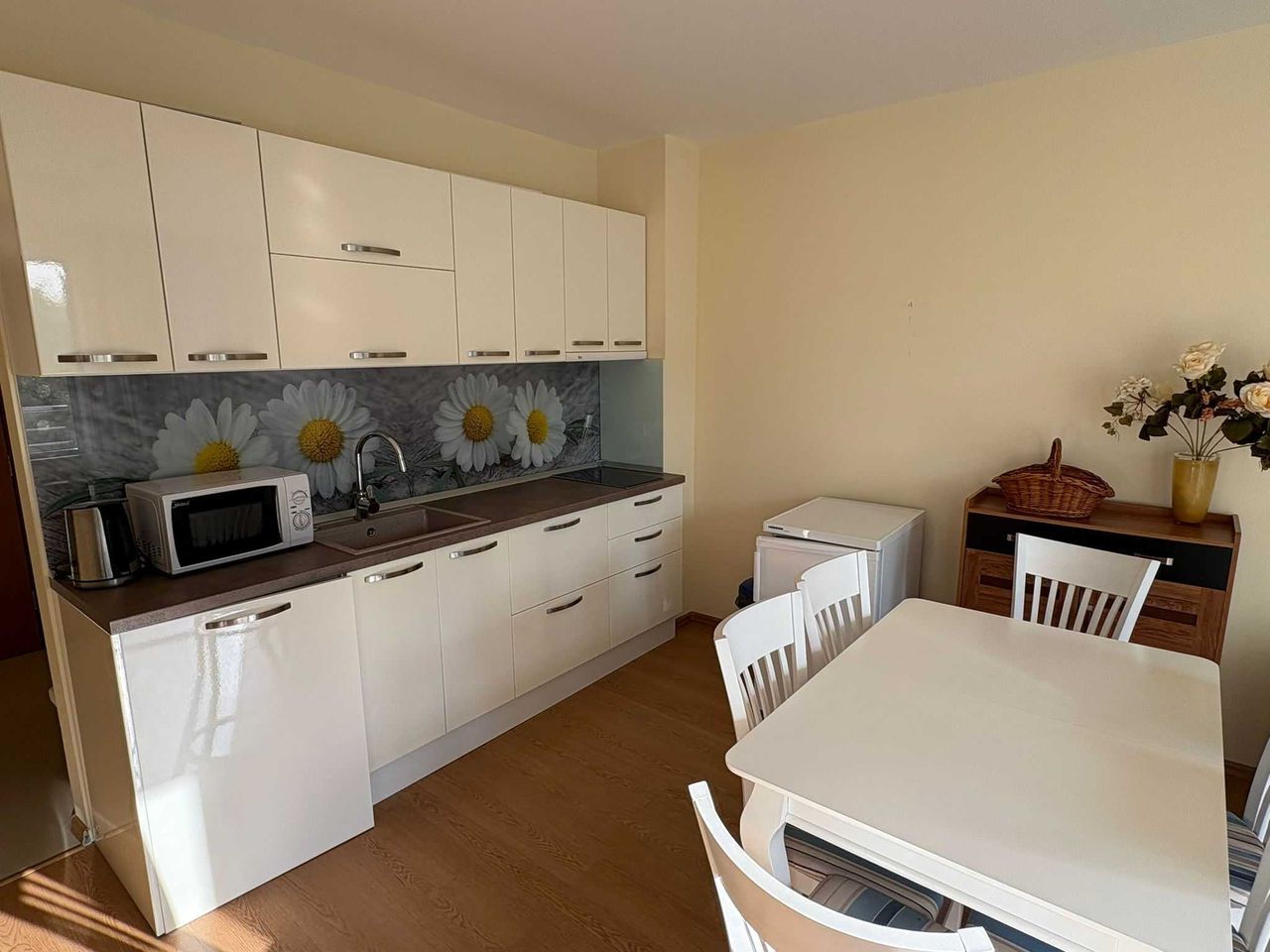 Продава се Двустаен апартамент в к.к. Слънчев бряг - 72 кв.м за 1195 €/кв.м - Снимка #4