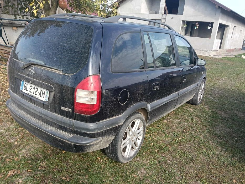 Opel Zafira 7 locuri