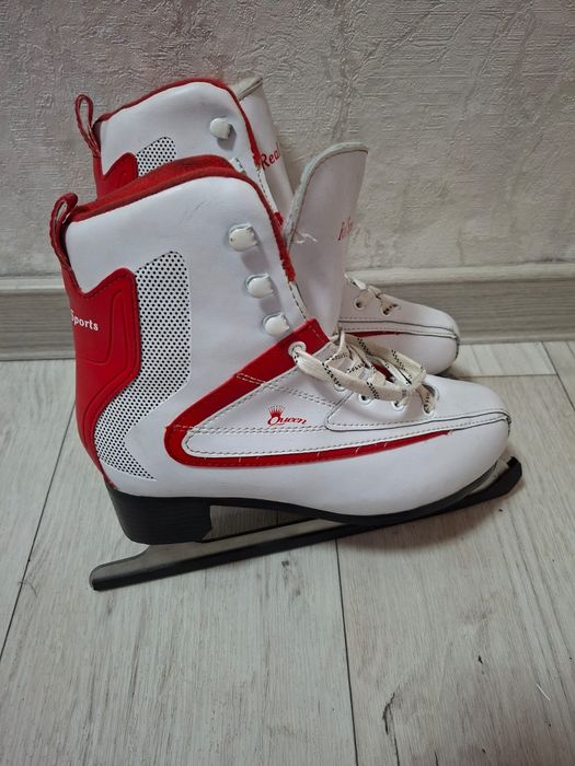 Коньки с сумкой для хранения