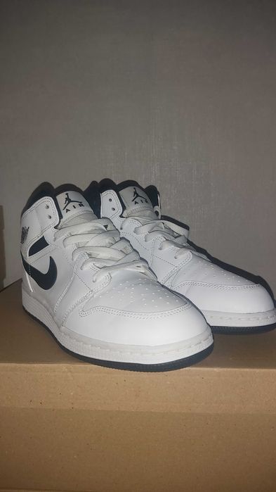 Nike Air Jordan 1 Mid "Reverse Panda" - Номер 40