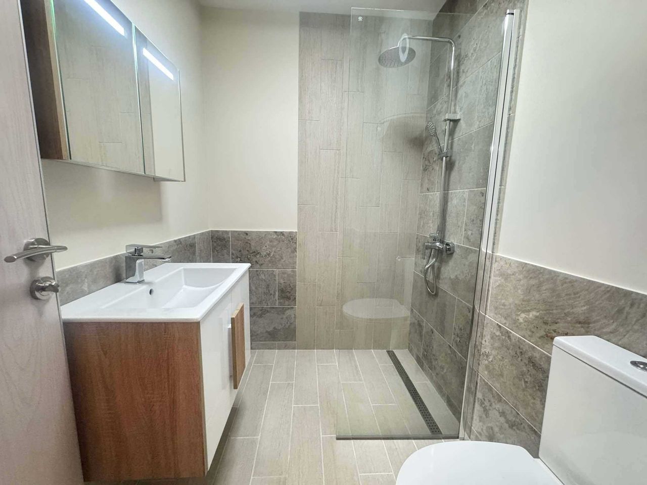 Продава се Тристаен апартамент в Велико Търново, Център - 88 кв.м за 1818 €/кв.м - Снимка #6