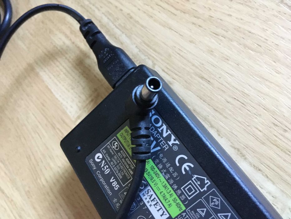 Incarcator Alimentator Laptop SONY VAIO 19,5V 4,7A Original AC19V10