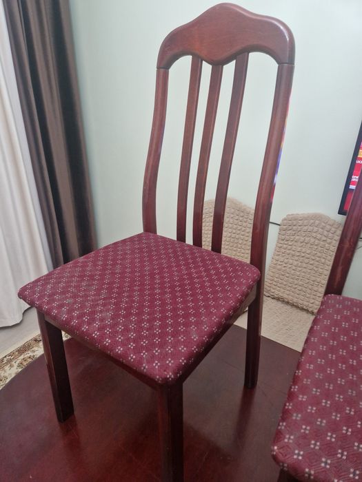 Стол со стульями