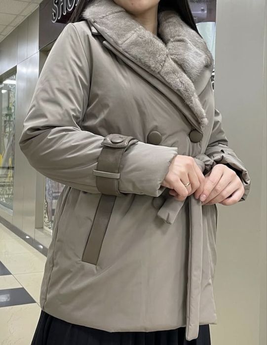 Куртка с меховым воротником