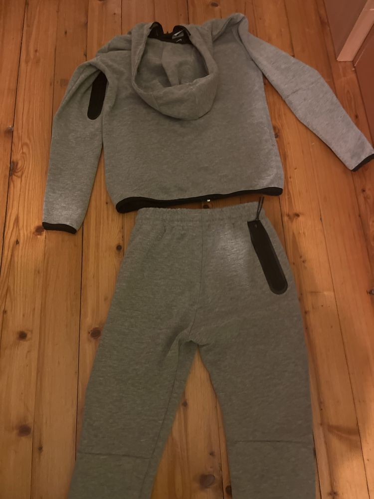 Nike tech fleece