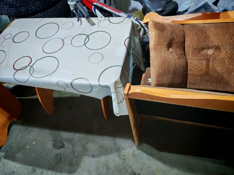 Даром кухонный уголок.