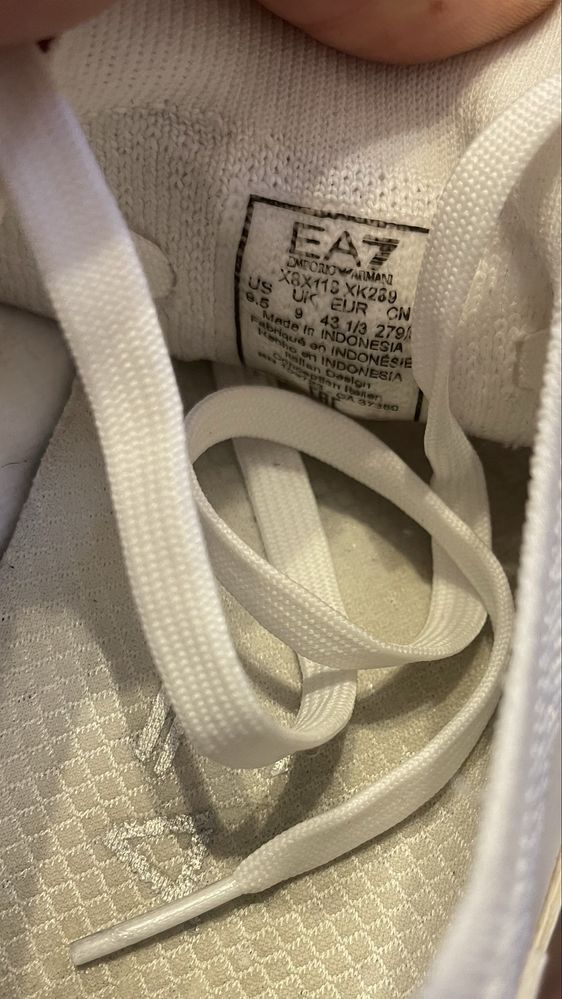 Emporio Armani чисто нови на едно обуване