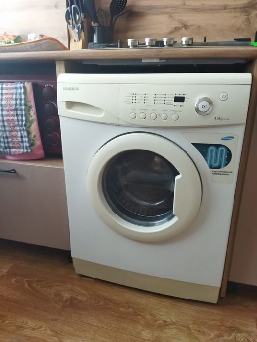 Стиральная машинка в рабочем состоянии