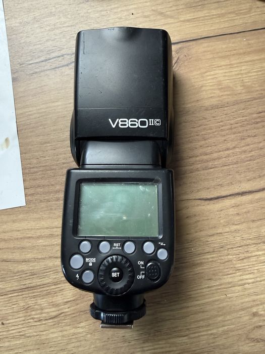 Blitz godox V860c pentru canon