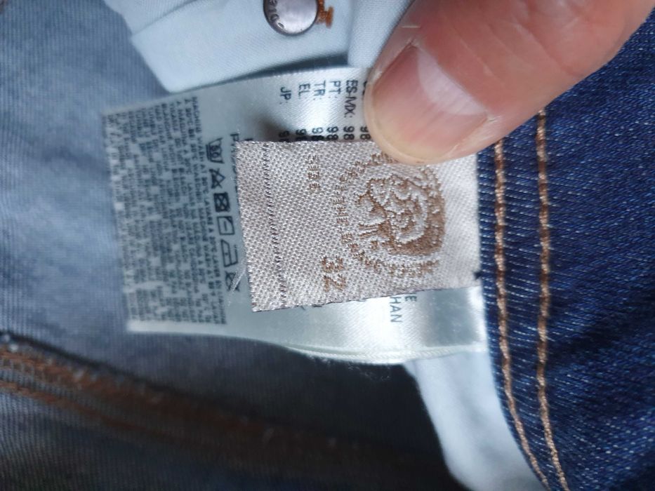 Blugi DIESEL "Larkee-Relaxed" - Marime W32 L32 (Talie 86 cm)