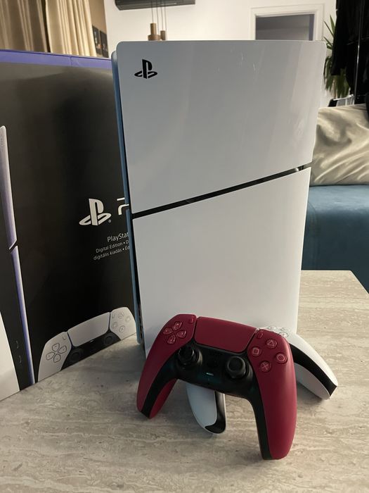 PlayStation 5 Digital Edition 1TB с два джойстика