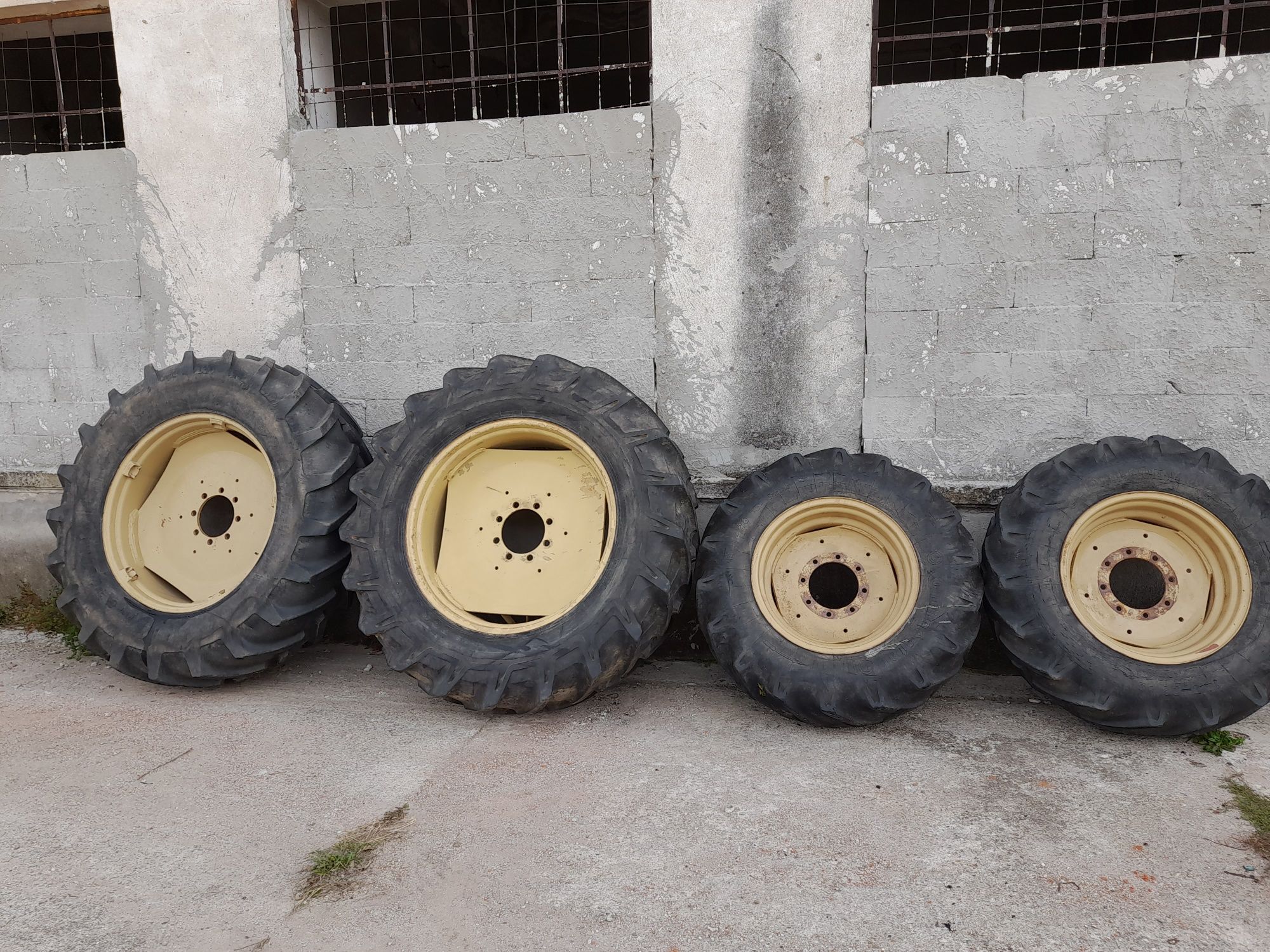 Set cauciucuri+jante R38/R26 FENDT, DEUTZ