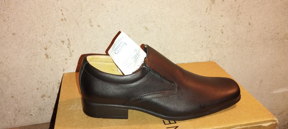 Боти от естествена кожа