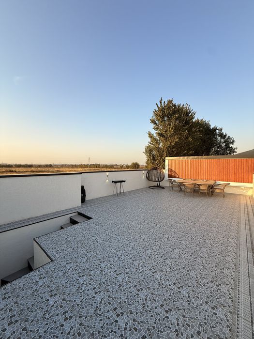 Продается Евро Дом с бассейном 2,7сот 4ком