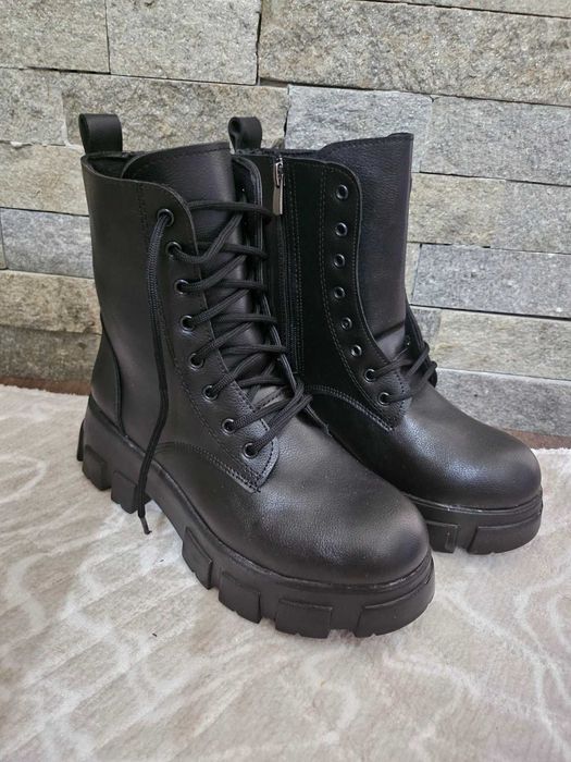 Дамски кожени боти