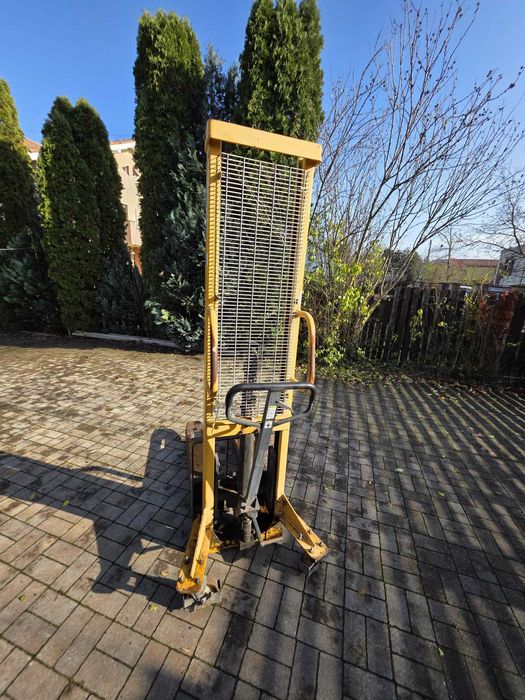 Stivuitor manual hidraulic cu ridicare pana la 1.6 m/1000 kg