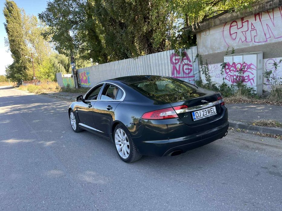 Vând schimb jaguar XF