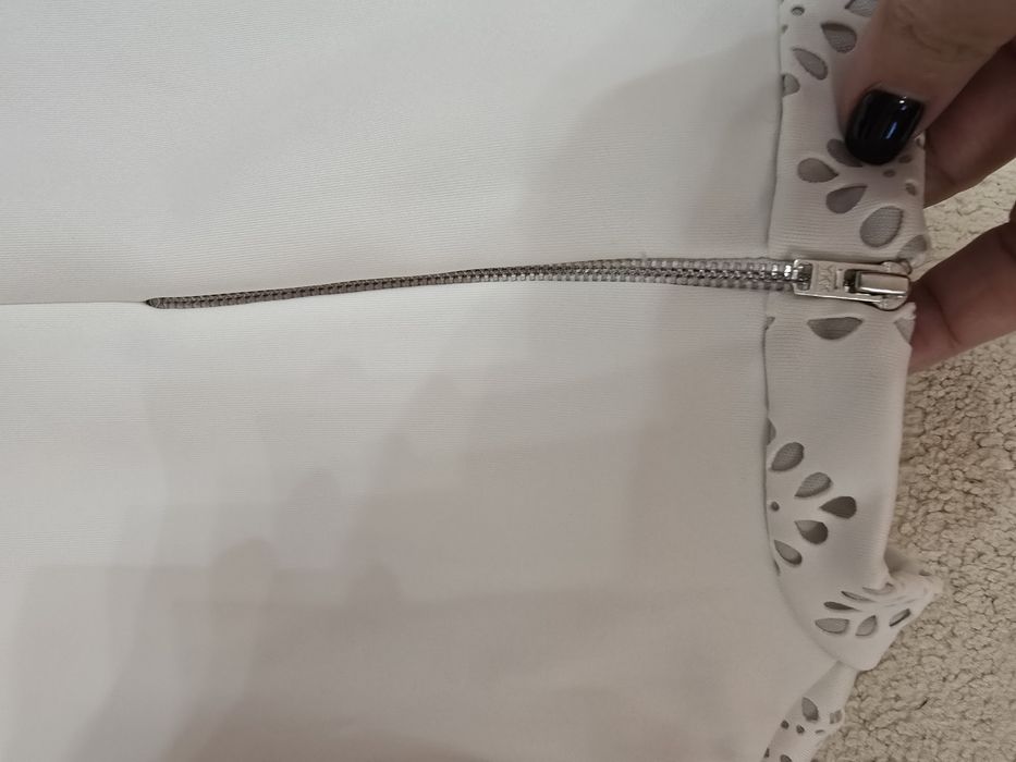 Продавам рокля - размер S