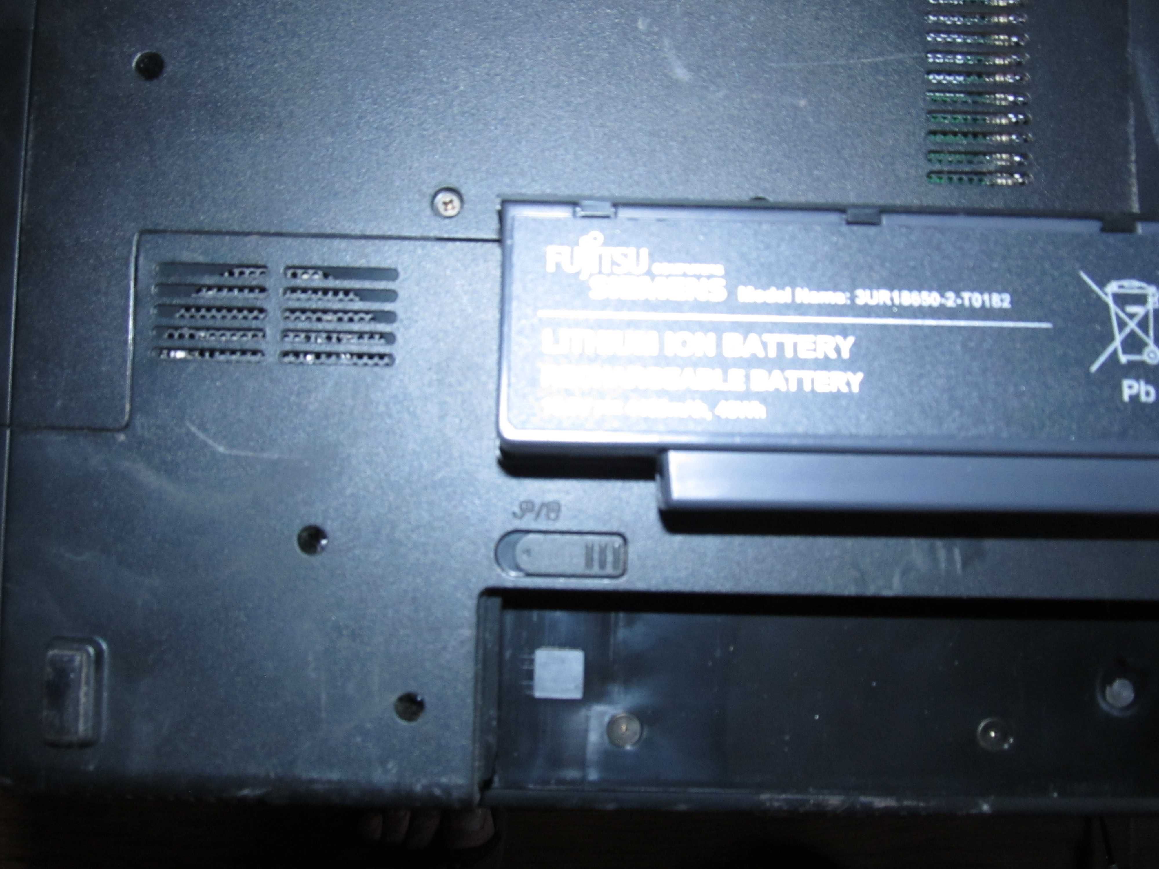 лаптоп fujitsu siemens 17 инча