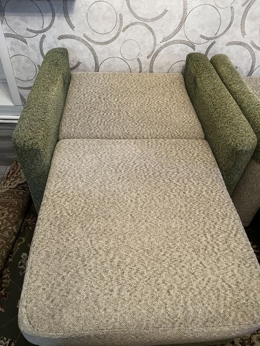 Продам диван с подушками