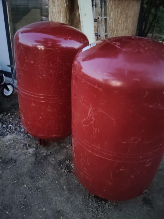 2 bazine /butoaie din metal 500 litri