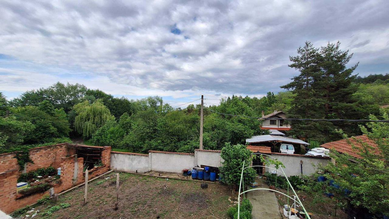 Продава се Къща в с. Нови хан, Област София-област - 85 кв.м за 1294 €/кв.м - Снимка #1
