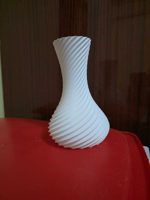 Стиль и природа рядом — 3D-вазa из PLA для вашего букетa