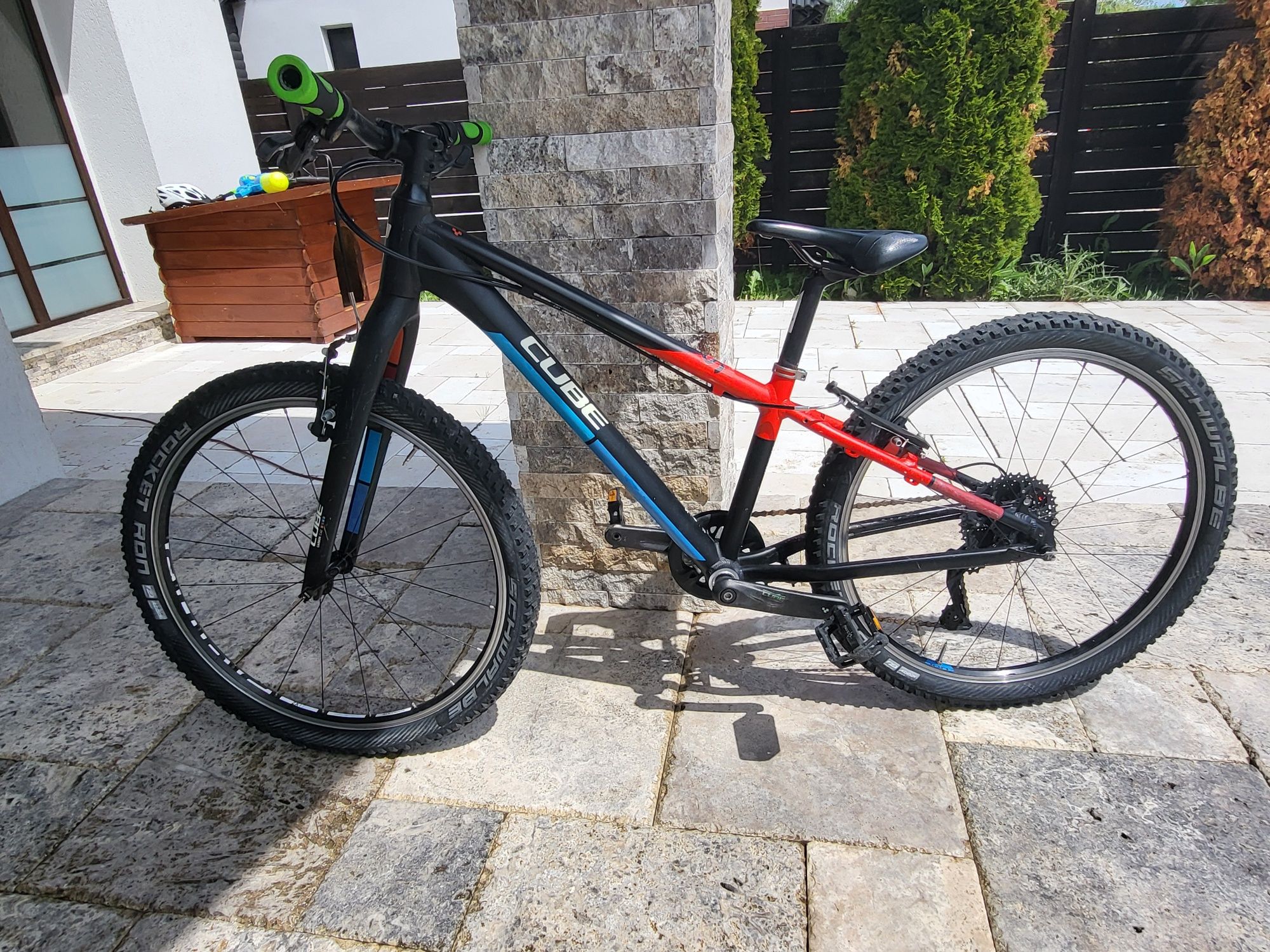 Vând bicicletă Cube Reaction  240 SL