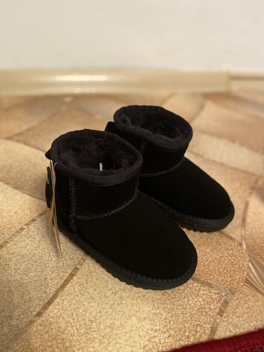 Продам детский угги