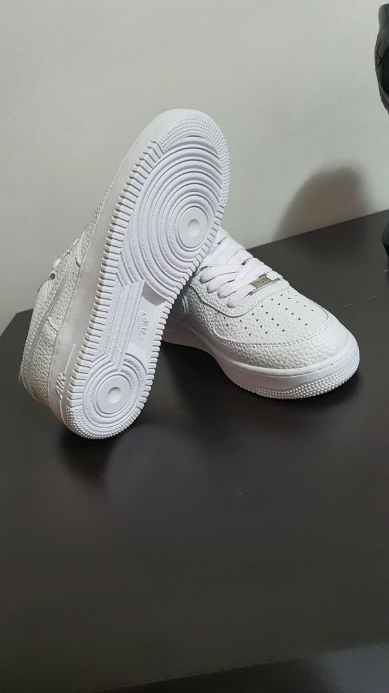 Adidasi Nike Air Force 1 Unisex Alb