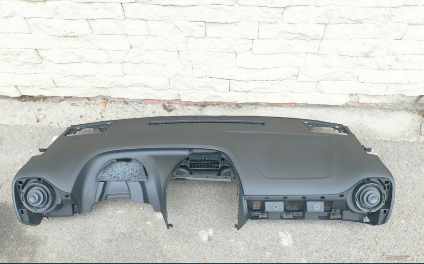 Plansa bord Toyota Aygo / Peugeot 108 / Citroen C1 model 2015 - 2022