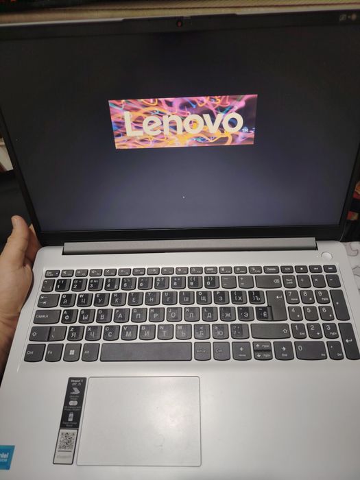 Noutbuk Lenovo 3 mln yangi