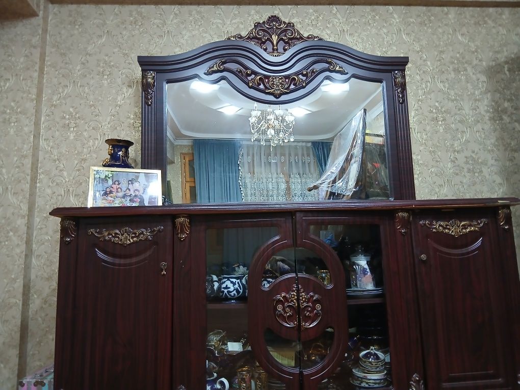 [Шкаф для гостиной]
