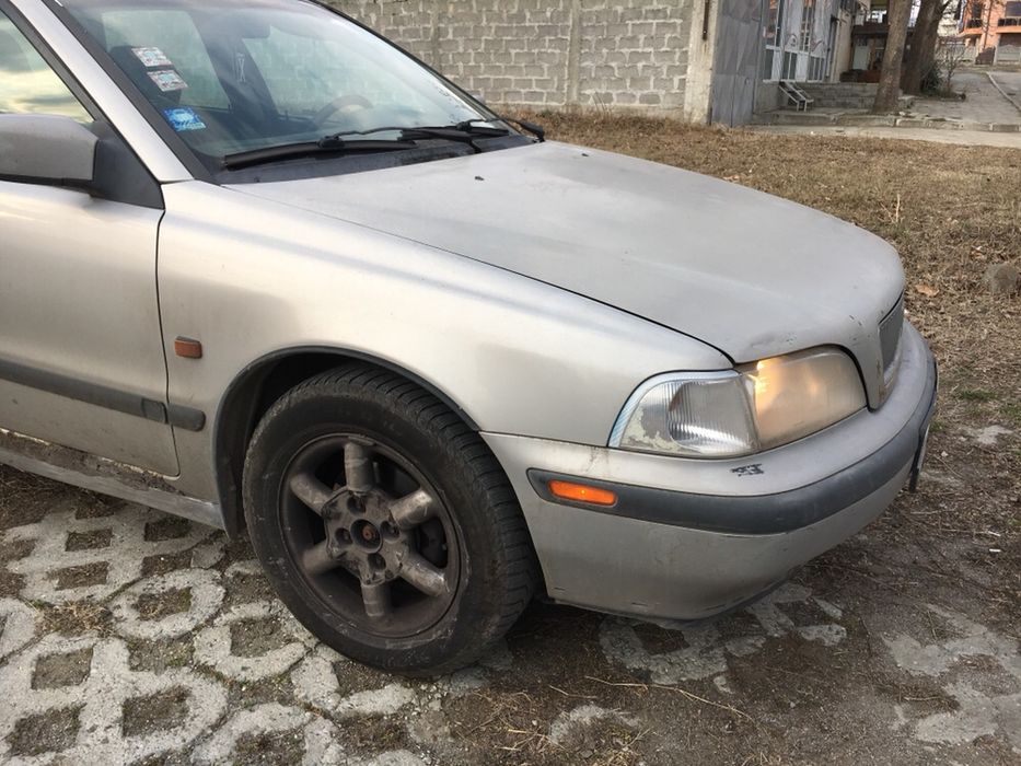 Volvo v40 2.0i Волво в40 на части!!