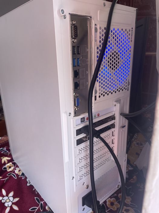 Vand calculator pro gaming, in stare perfecta de funcionare, doar PC