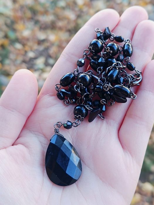 Vechi colier lant cu margele negre