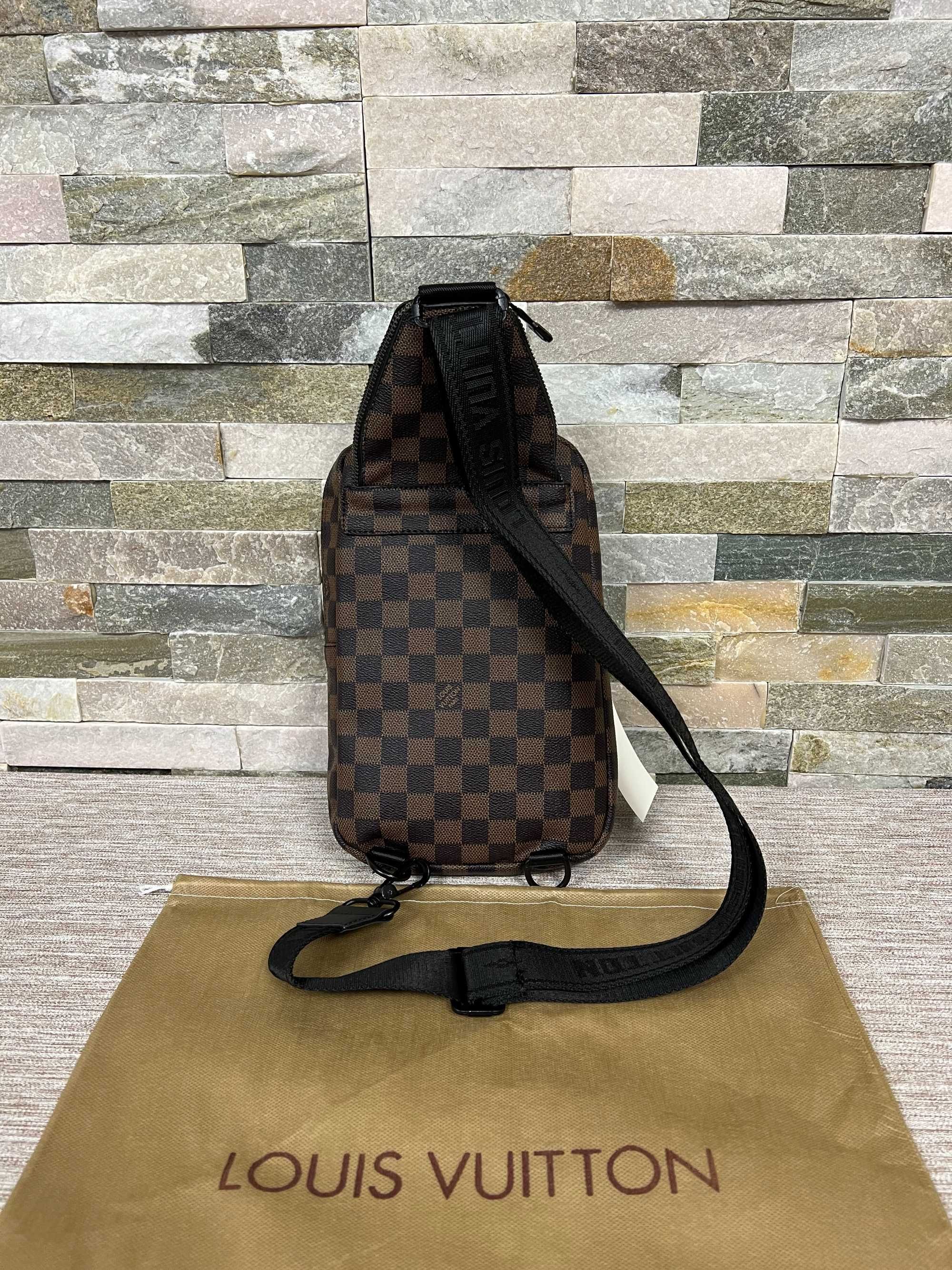 MODEL 2024 Borseta Piept Louis Vuitton + Saculet Cadou