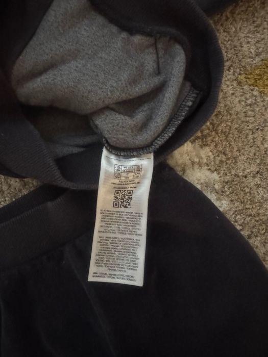 Плюшен екип на марката Guess за момче, размер 18 месеца, 86 см.