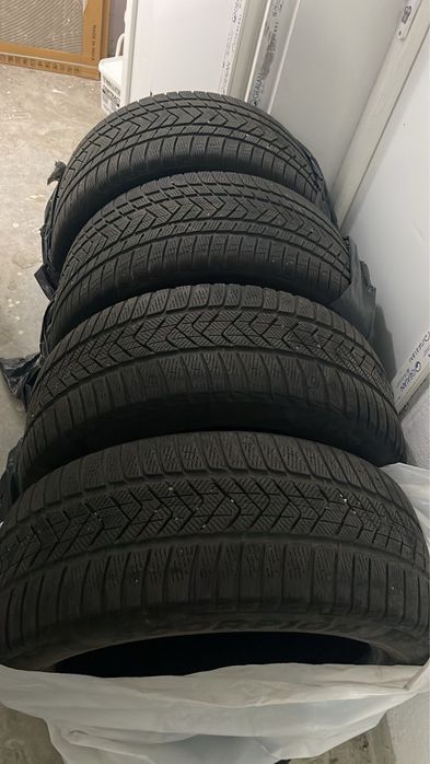 Anvelope Pirelli RFT 275/45/20 305/40/20 set in 2 dimensiuni x5 x6