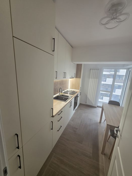 Inchiriez apartament