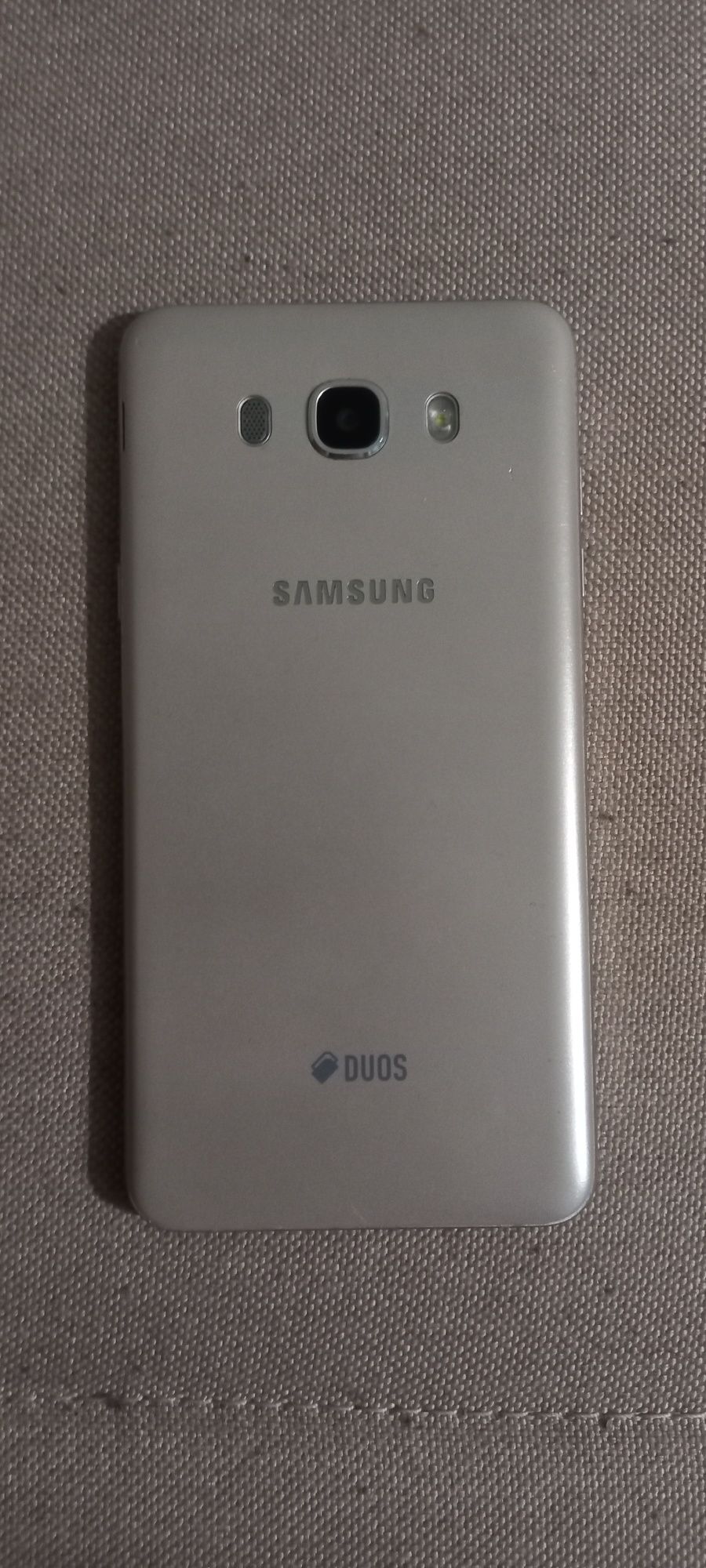 Samsung Galaxy J7 (2016 год)